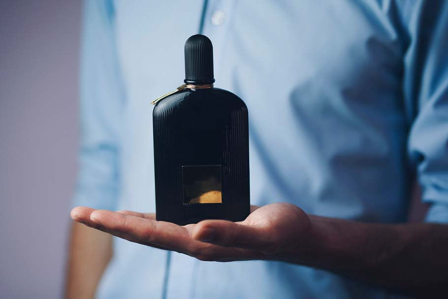 Мужские духи: основы выбора правильного аромата