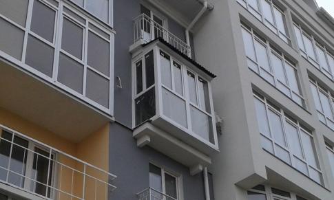 Французский балкон с выносом по плите на Стрелецкой набережной (готовый результат)
