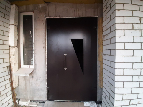 подъездная дверь, дверь металлическая домофонная
